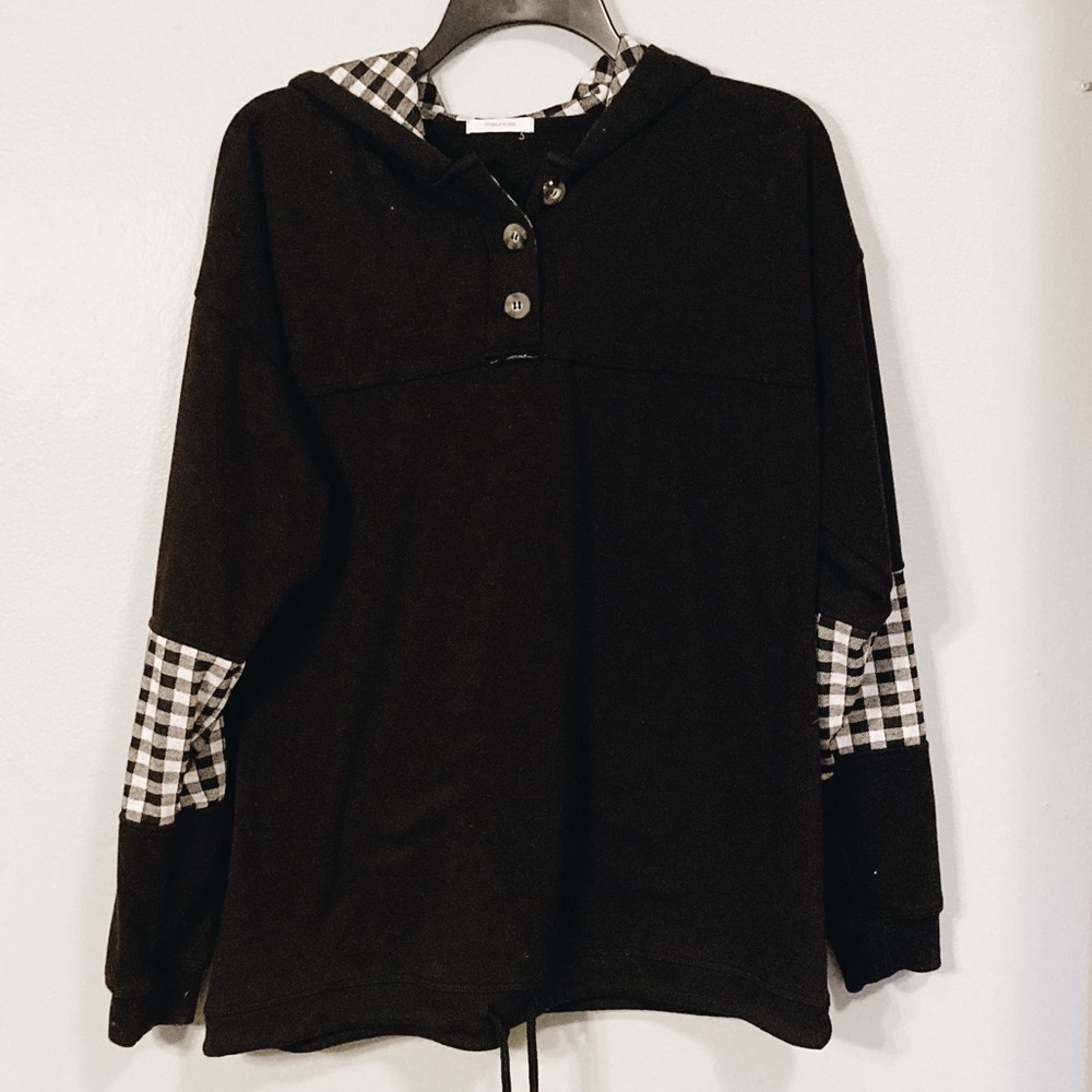 Maurices Black and White Buffalo Plaid Hooded Pullover. Size XXL